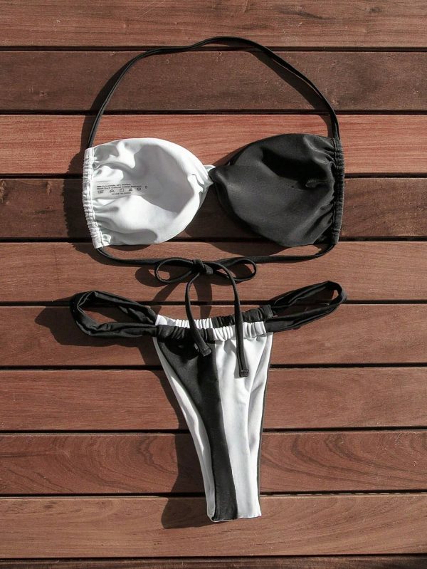 Conjunto de bikini en blanco y negro con detalles de torsión para playa en verano - Imagen 2