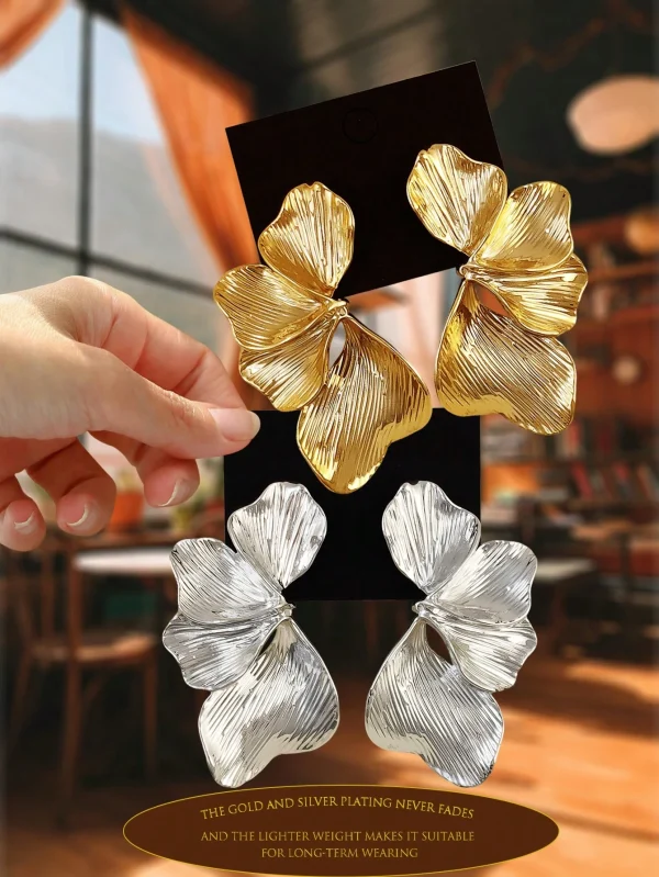 pares de pendientes de aro con diseño de hojas doradas y plateadas, uso diario y regalo - Imagen 2