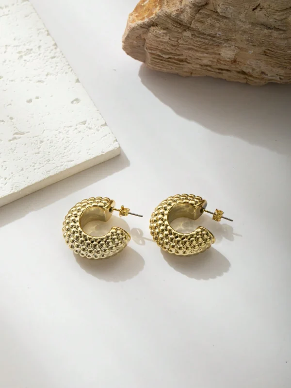 pares de pendientes femeninos de diseño combinado de color amarillo - Imagen 2