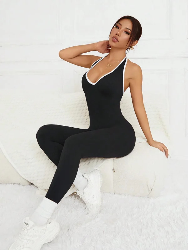 Sport Studio Mono deportivo ajustado con cuello de halter de espalda abierta y terminación bicolor