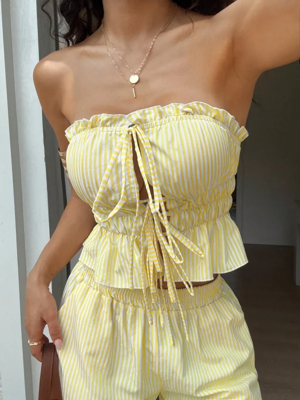 Conjunto de 2 piezas para mujer con top con escote volante y estampado de rayas